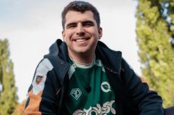 LOL选手(shǒu)吐槽女(nǚ)性生理(lǐ)期，镜头被全部(bù)剪掉，如今戰(zhàn)队宣佈(bù)将他开除(chú)