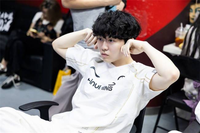 【一竞技】LOL：冒泡赛胜者组对决前瞻 IG和TES宿命对决！