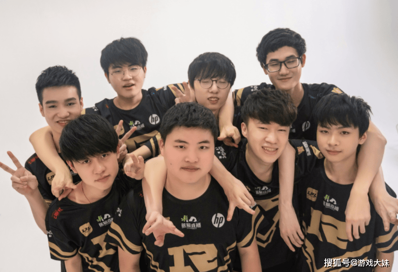 管泽元、米勒和娃娃重聚，三人一起许愿，想听RNG战队S8的队内语音